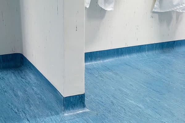 commercial_seniors_wallcladding_polyflor
